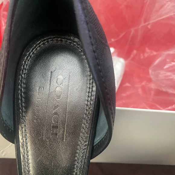 Coach Alecksa Signature Black Canvas Pumps Sz 9.5 
W/Dust bag  3” heel - Picture 3 of 15